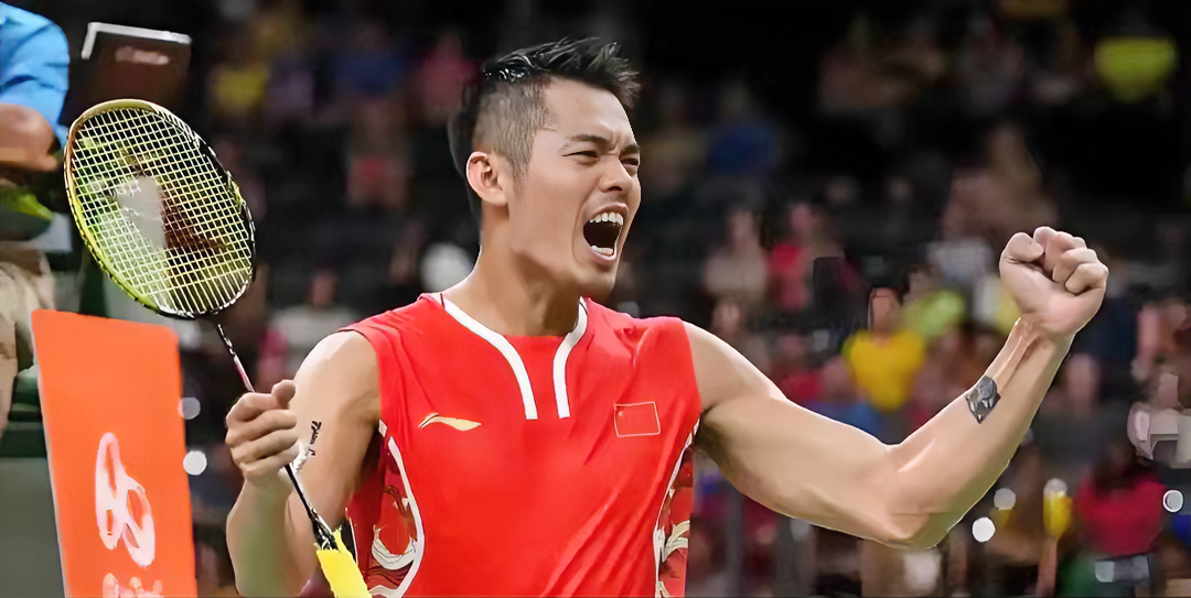 印尼羽毛球队鏖战马来西亚羽毛球队，林丹送出助攻