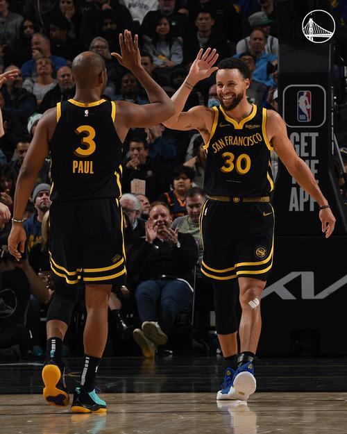 雷速下载-爵士绝杀鹈鹕，武切维奇刷新纪录