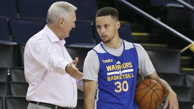 雷速体育直播-上海队鏖战尼克斯，库里扛起全队