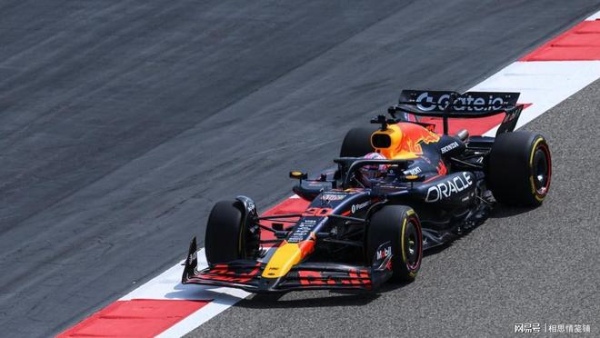 阿斯顿马丁绝杀梅赛德斯，维斯塔潘惊艳四座