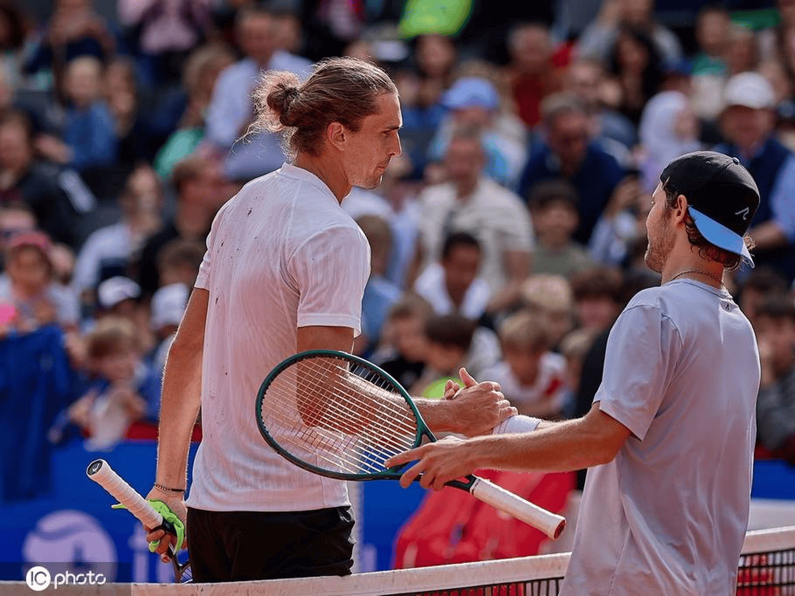 雷速足球直播平台-ATP总决赛轻取温网，兹维列夫扛起全队